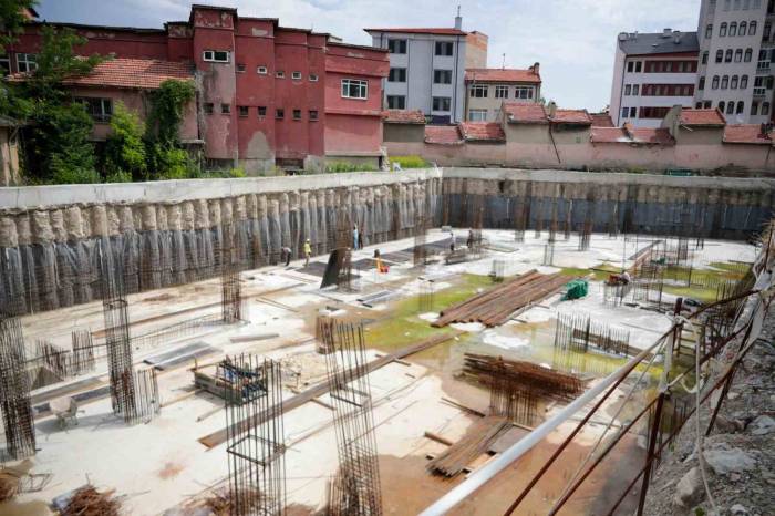 30 Ağustos İş Merkezi Ve Zanaat Çarşısı İnşaatındaki Çalışmaları Yerinde İnceledi
