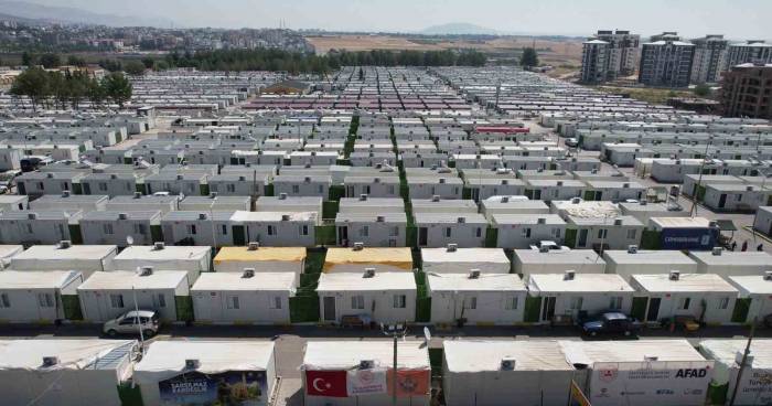 Depremzedeler Yapılan Hizmetlerden Duydukları Memnuniyeti Dile Getirdi