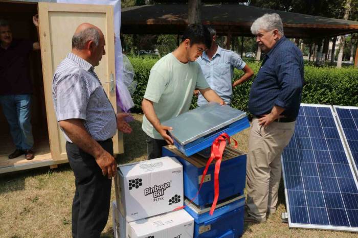 Adana’da Genç Arıcılara Destek