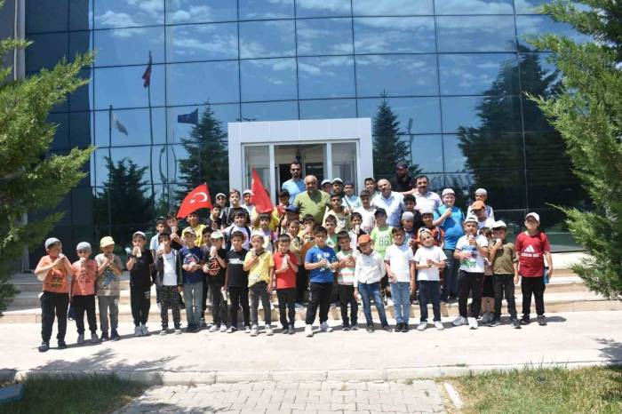 Kur’an Kursu Öğrencileri Spor Tesislerini Gezdi