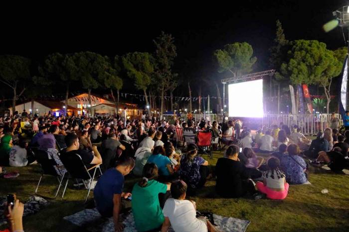 Tekstil Park’taki Sinema Geceleri Yoğun İlgi Görüyor