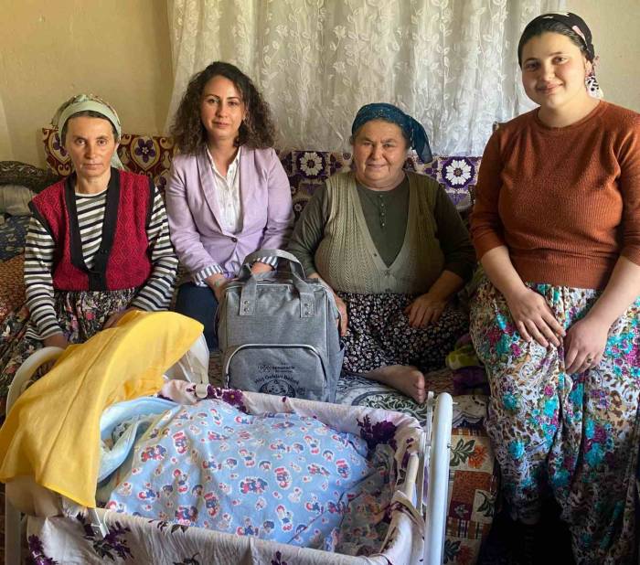 Germencik’te ’hoş Geldin Bebek’ Projesi Sürüyor