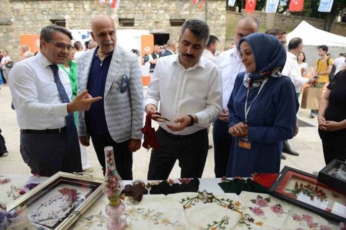 Bursa’da El Emeği Ürünleri Festivali Başladı