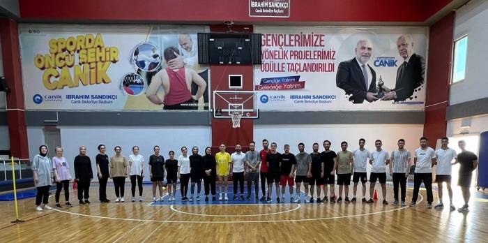 Sandıkçı: “gençlerimizin Yanındayız”