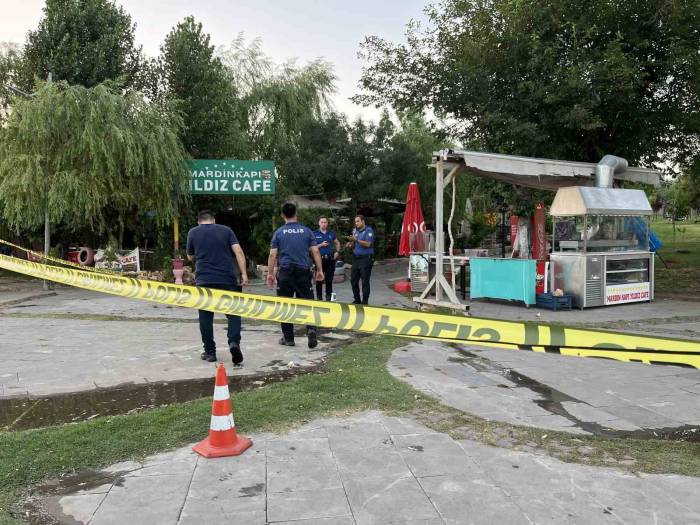 Diyarbakır’da Çay Bahçesine Silahlı Saldırı: 1’i Ağır 2 Yaralı