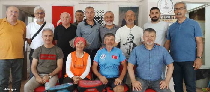 Hatıralarını Tazelemek İçin 742 Kilometre Pedal Çevirdi, Öğrencileriyle Hasret Giderdi