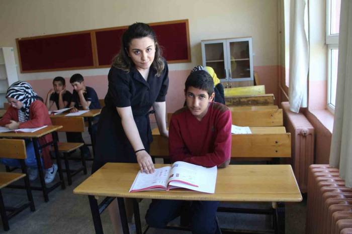 Lgs Öğretmenlerin Başarısını Da Ortaya Çıkardı: O İlçe Başarı Geleneğini Bozmadı