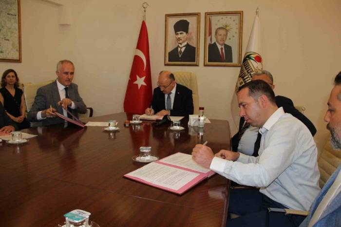 Bir Hayırsever Daha Manisa’ya Okul Kazandırıyor