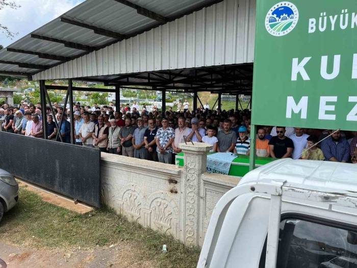 Acı Kazada Hayatını Kaybeden Genç Son Yolculuğuna Uğurlandı