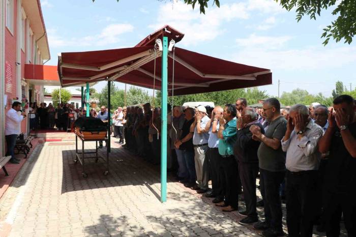 Şehit Annesi Son Yolculuğuna Uğurlandı