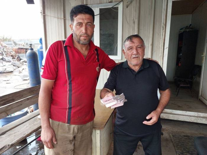 Deprem Bölgesinde Örnek Davranış: Bulduğu 50 Bin Tl’yi Sahibine Teslim Etti
