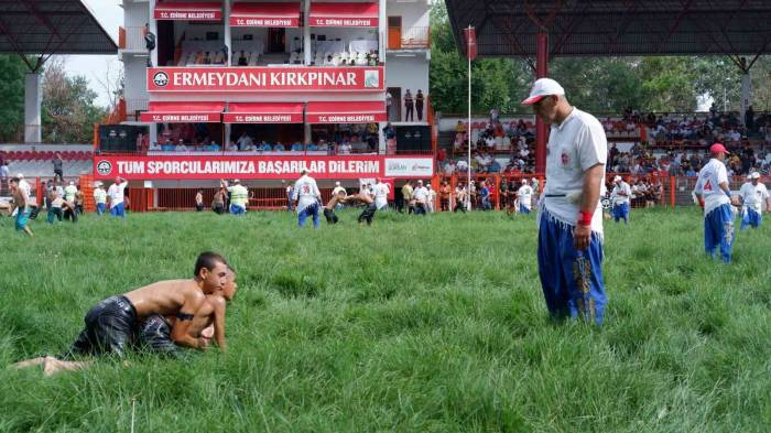 662. Tarihi Kırkpınar Yağlı Güreşleri Başladı