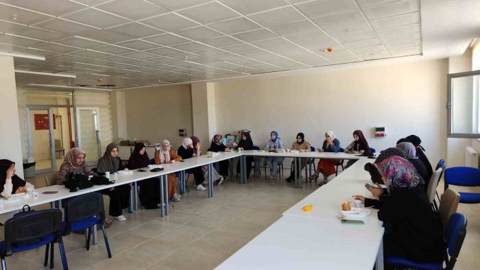 Van’da ‘hikmethane Kampı’ Devam Ediyor