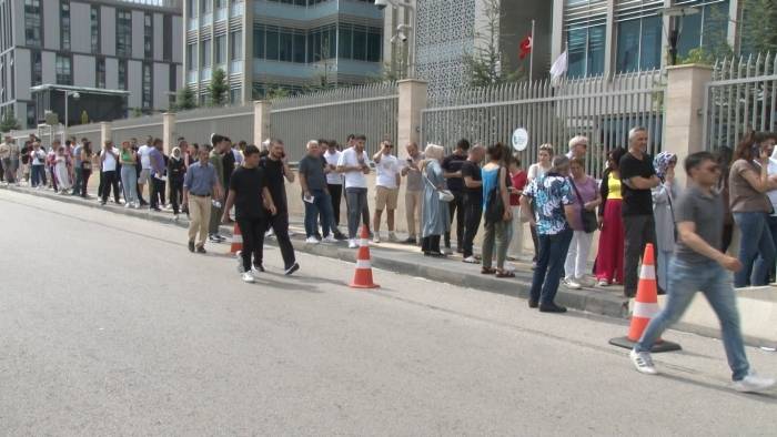 Yurt Dışından Getirilen Telefonları Kaydettirme Ücretine Zam Sonrası Sistem Kilitlendi