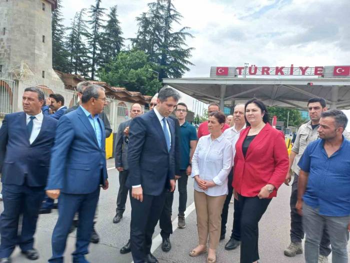 Ak Parti Dış İlişkilerden Sorumlu Genel Başkan Yardımcısı Sırakaya Kapıkule’de