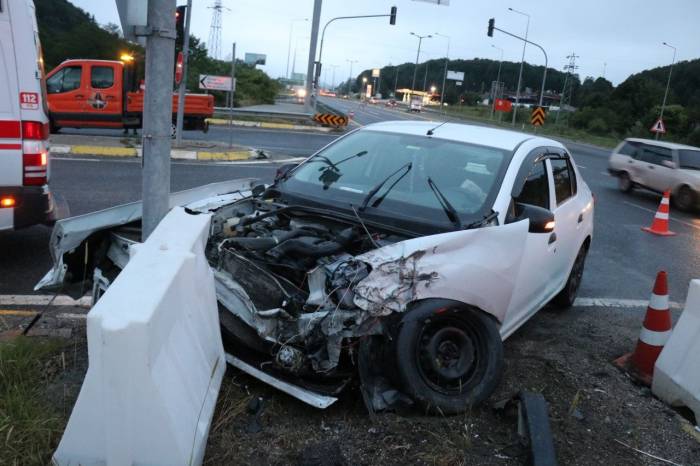 Bolu’da Tır İle Otomobil Çarpıştı: 2’si Çocuk 6 Yaralı