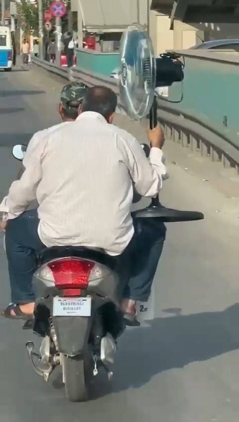 Yok Artık...trafikteki Klimalı Bisiklet Kamerada