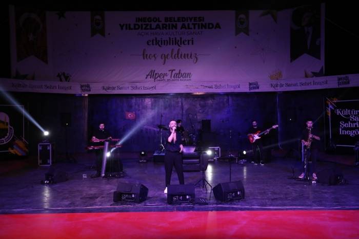 İnegöl Safa Zakir’le 90’ları Yeniden Yaşadı