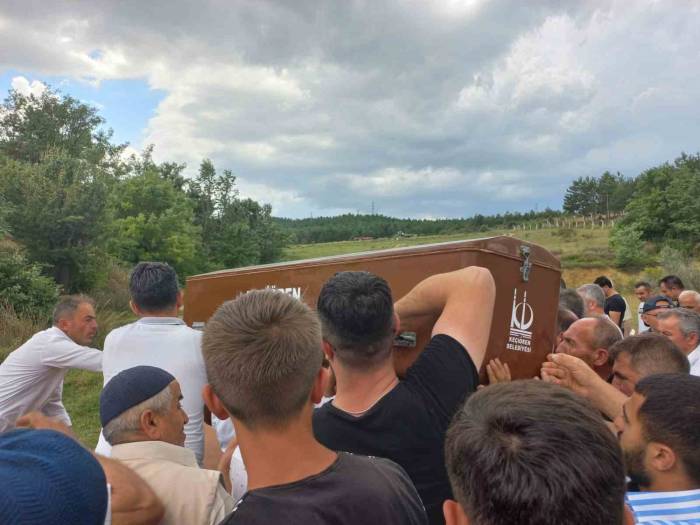Motosiklet Kazasında Yaşam Savaşını Kaybeden Genç, Toprağa Verildi