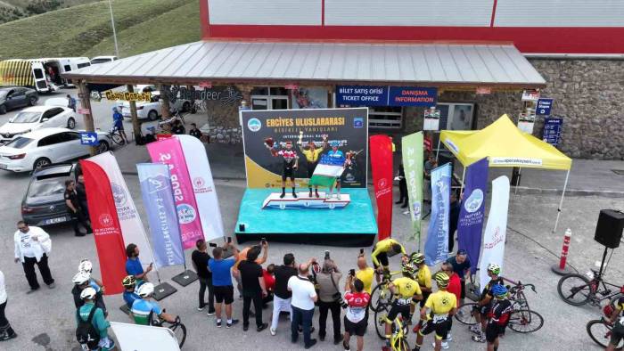 Erciyes Uluslararası Yol Bisiklet Yarışları Nefes Kesti
