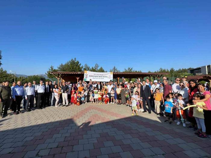 Vali Tavlı Koruyucu Aileler İle Bir Araya Geldi