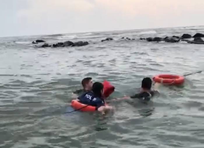 Samsun’da Denizde Mahsur Kalan 3 Kişi Kurtarıldı