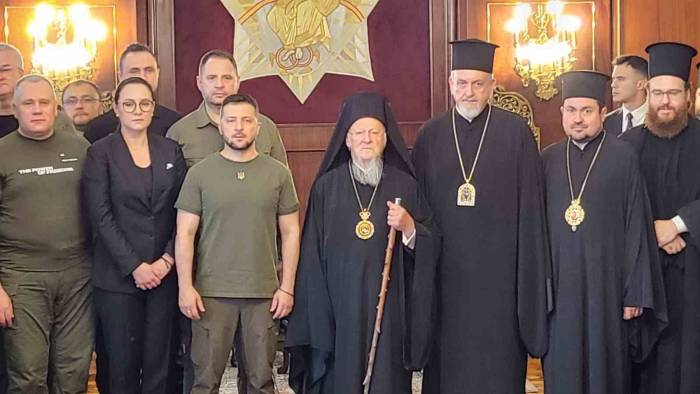 Ukrayna Devlet Başkanı Zelenski, Fener Rum Patriği Bartholomeos’u Ziyaret Etti
