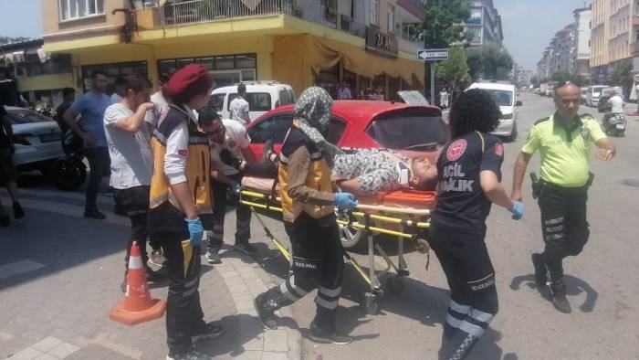 Sinyalsiz Dönüş Kaza Getirdi