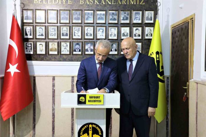 Bakan Uraloğlu’ndan Başkan Pekmezci’ye Ziyaret
