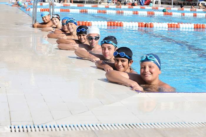 Bayraklı Sahilindeki Havuz, Çocukları Bekliyor