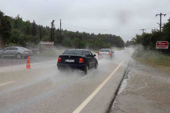 Bolu’da Sağanak Dereleri Taşırdı