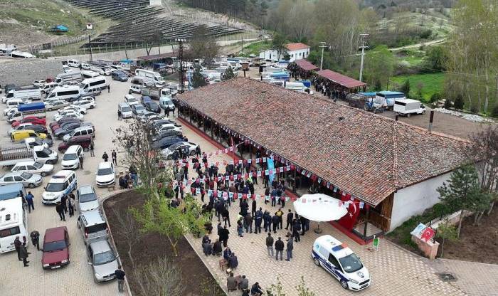 Bu İlçeye Kavurma Yemek İçin Nüfusunun 7 Katı Misafir Geliyor