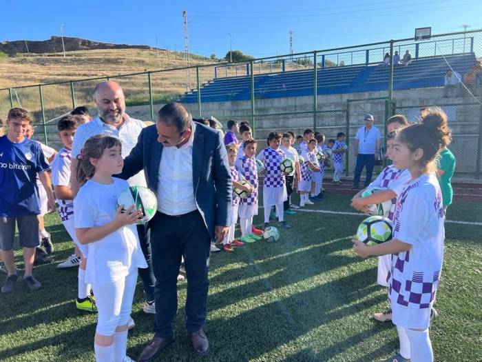 Çiçekdağı İlçesinde Yaz Futbol Okulu Başladı