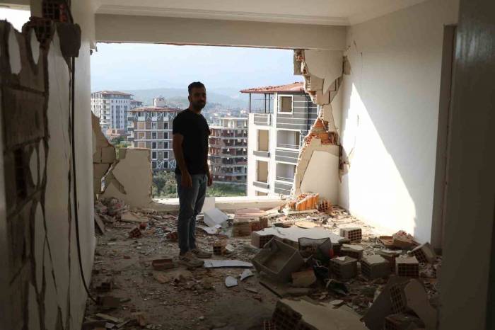 Enkaz İçerisinde Yürekleri Isıtan Yuva