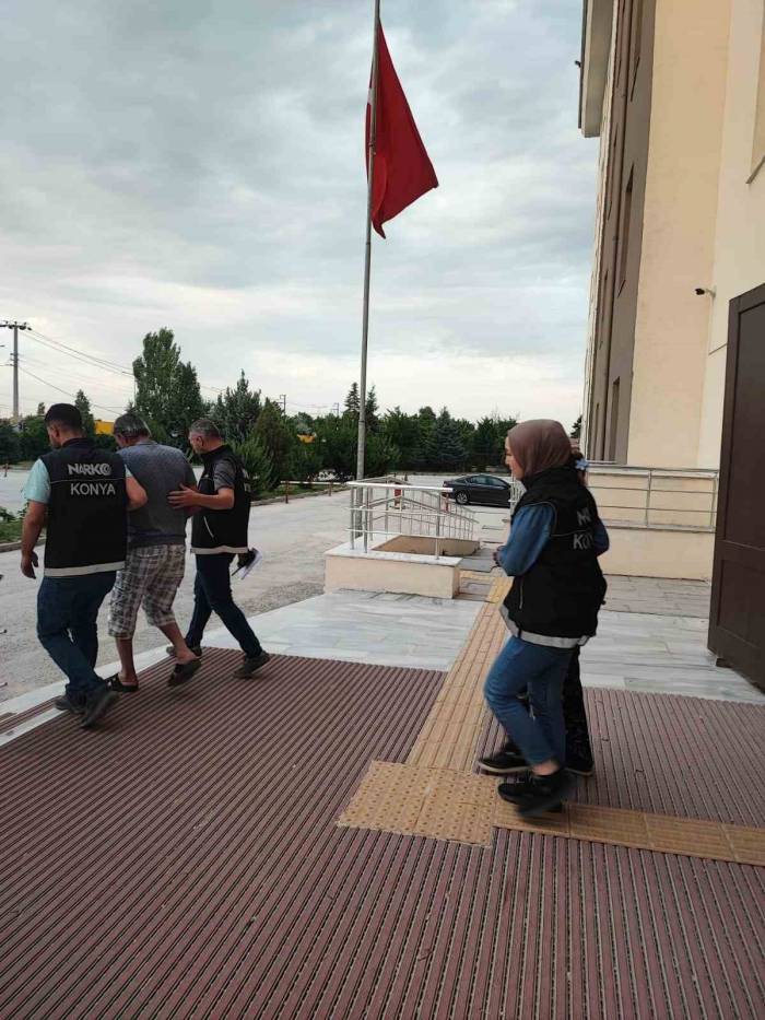 Uyuşturucu Taciri Çift 33 Bin Adet Uyuşturucu Hap İle Yakalandı