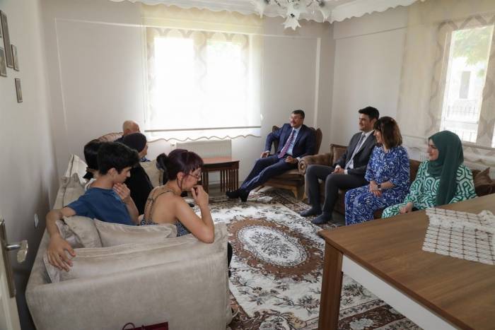 Vali Çelik’ten ’koruyucu Aile Olun’ Çağrısı
