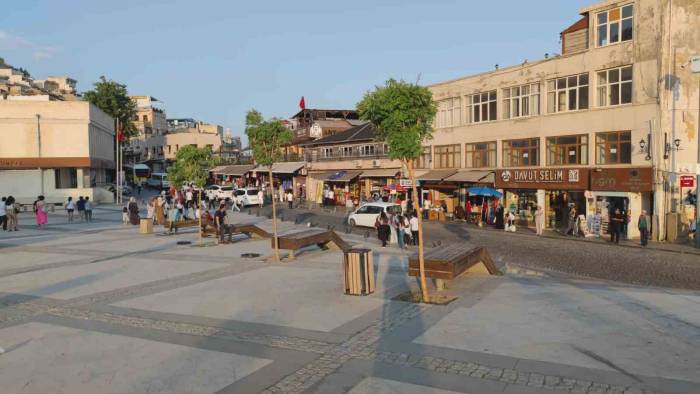 Mardin, Sıcak Havaya Rağmen Turistlerin Rotasında