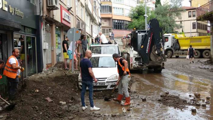 Ordu’da Sel Sonrası Temizlik Çalışmaları Sürüyor