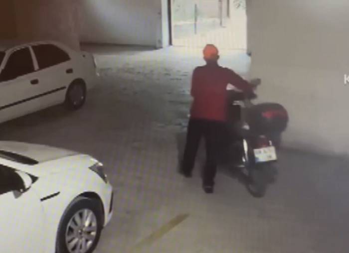 Motosiklet Hırsızı Önce Güvenlik Kamerasına Sonra Polise Yakalandı