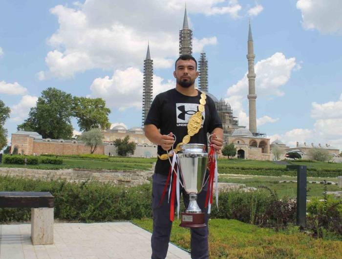 Başpehlivan Zeybek: “kemeri Alacağım Ve Bu Caddede Yürüyeceğim Demiştim”