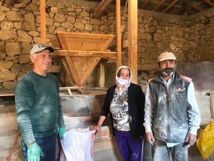 Asırlık Değirmenin Taşları Beş Kuşaktır Dönüyor