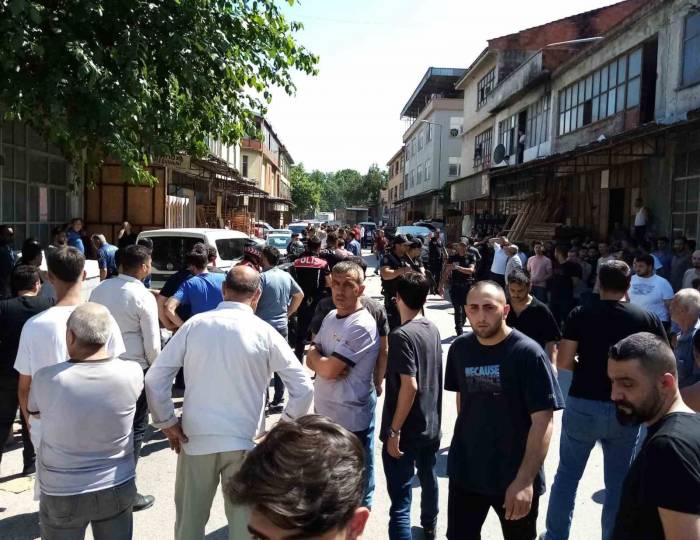 Kiracı İle İş Yeri Sahipleri Arasındaki Kavgada 5 Kişi Yaralandı