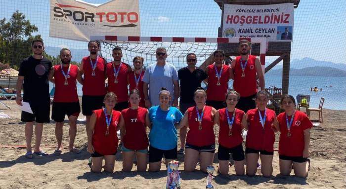 Dpü Hentbol Takımlarından Büyük Başarı