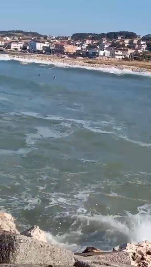 Arnavutköy’de Yasağa Rağmen Bazı Vatandaşlar Denize Girdi