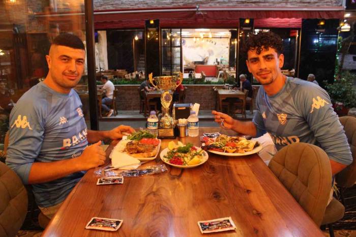Kelle Paça Düşkünü Kaleci, Şimdi De Beyti Karşılığı Anlaştı