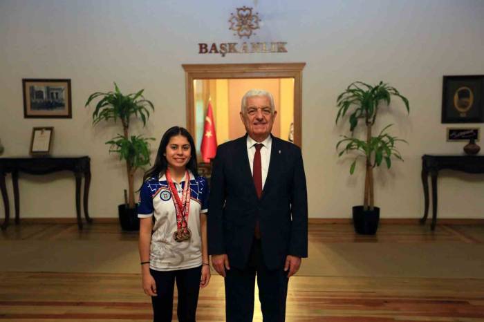 Büyükşehir Okçusu Hazal Dünya İkincisi