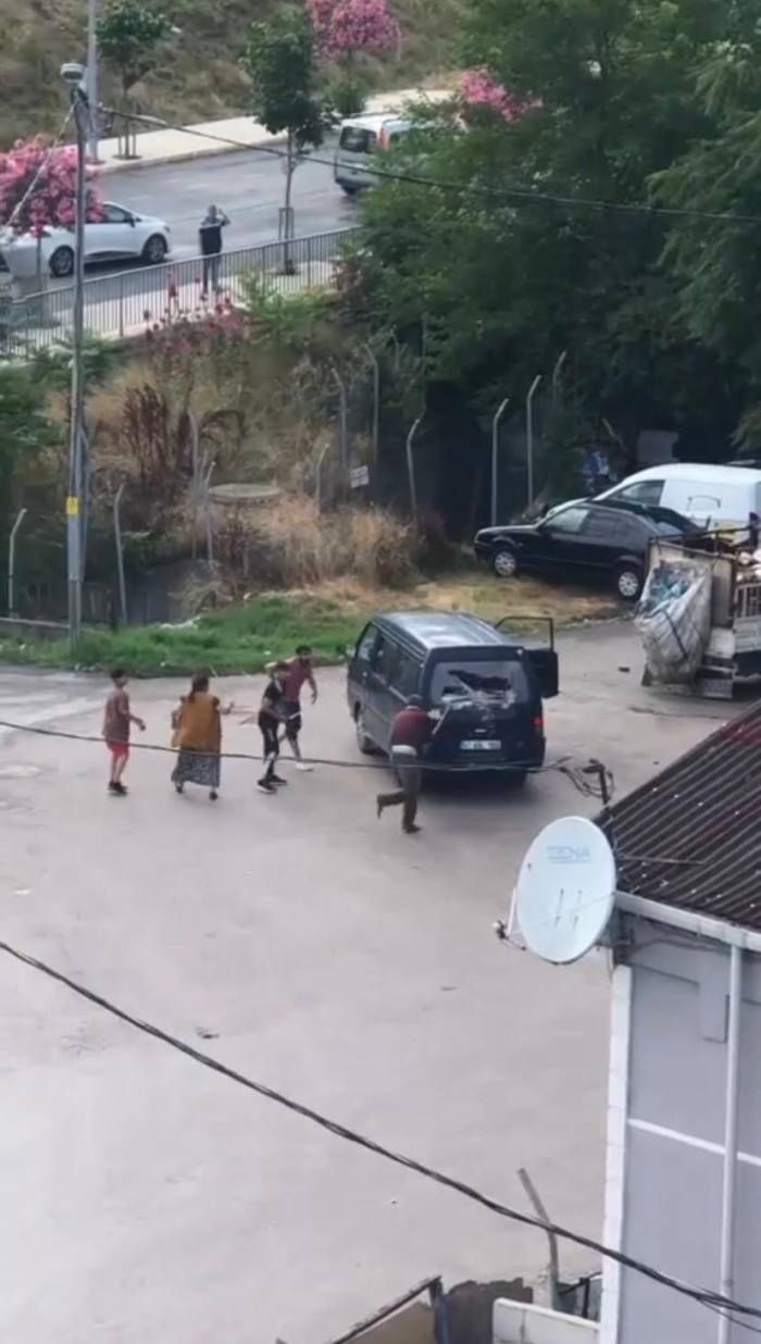 Pendik’te Taşlı Sopalı Kavga