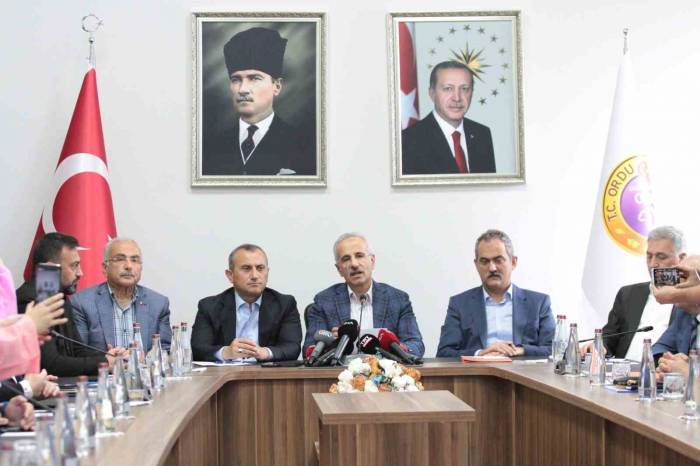 Bakan Uraloğlu Sel Bölgesi Ordu’da Konuştu: “radikal Önlemler Almalıyız”