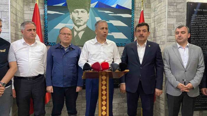 İçişleri Bakanı Yerlikaya: “defterdarlık Zarar Tespit Çalışmalarını Yapıyor”