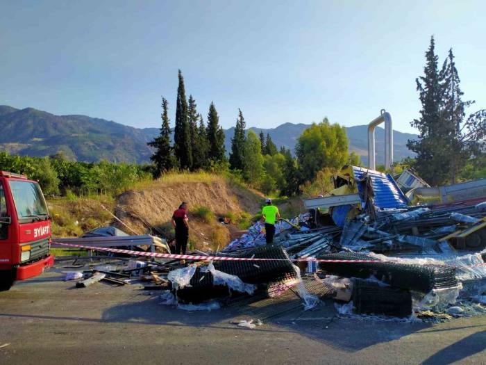 Aydın’ın Buharkent İlçesinde Feci Kaza: 2 Ölü, 2 Ağır Yaralı